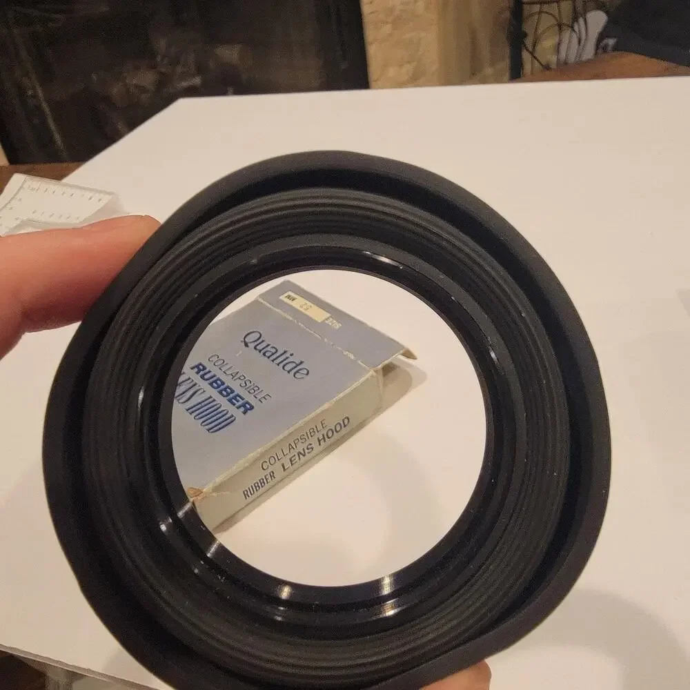 Qualide Collapsible Rubber Lens Hood 52mm Black Non-Reflex Screw-In Camera